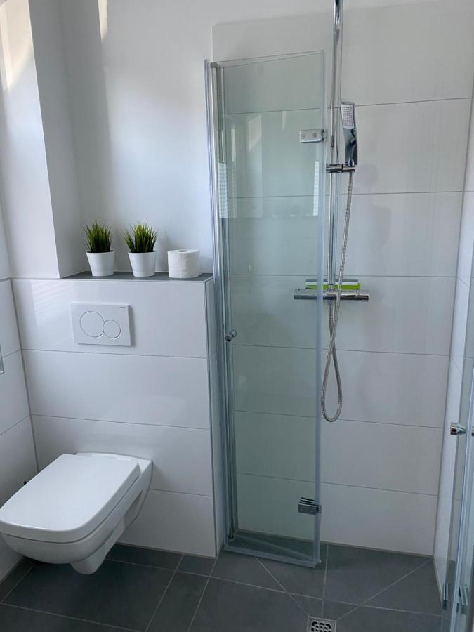Messezimmer Nahe Der Duesseldorfer Messe Mit Eigenem Eingang Und Gratis Minibar Kültér fotó